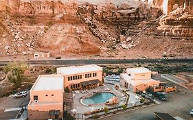 Bluff Dwellings Resort